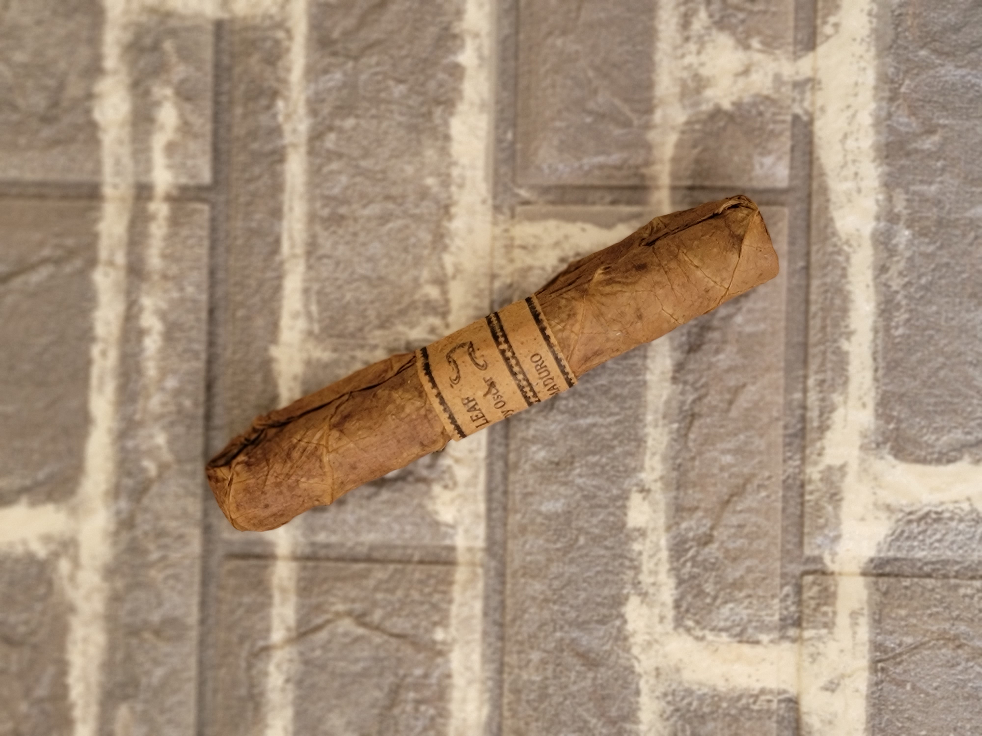 LEAF BY OSCAR MADURO